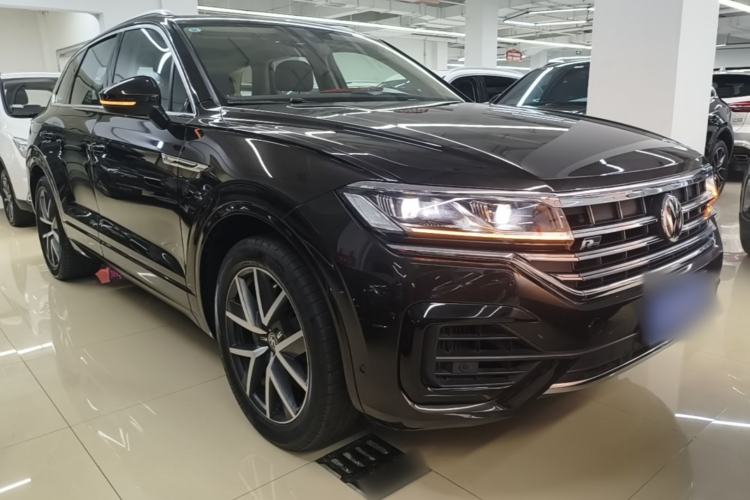 Used Volkswagen Touareg 2020 3.0 TSI Luxury Edition China VI Front Right 45 Deg