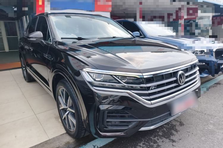 Used Volkswagen Touareg 2020 3.0 TSI Luxury Edition China VI Front Right 45 Deg