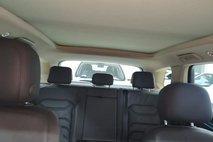 Used Volkswagen Touareg 2020 3.0 TSI Luxury Edition China VI Headliner