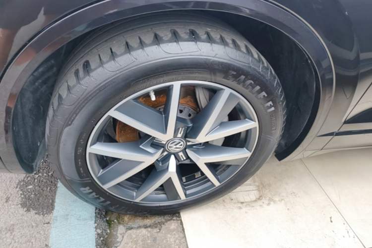 Used Volkswagen Touareg 2020 3.0 TSI Luxury Edition China VI Left Front Wheel Hub