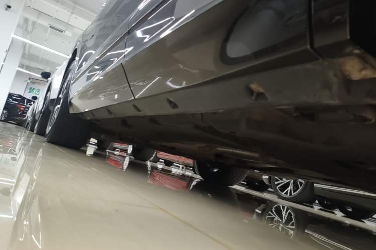 Used Volkswagen Touareg 2020 3.0 TSI Luxury Edition China VI Left Side Sill