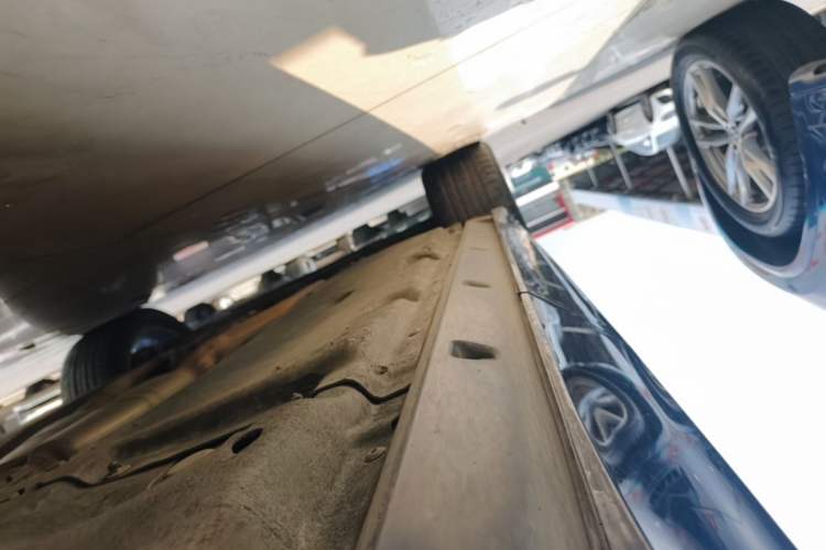 Used Volkswagen Touareg 2020 3.0 TSI Luxury Edition China VI Left Side Sill