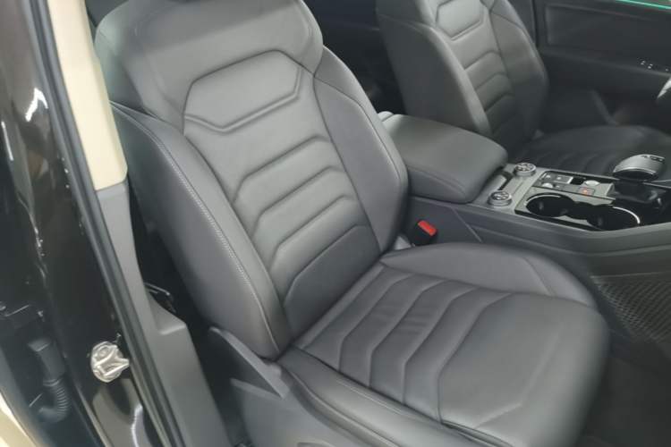 Used Volkswagen Touareg 2020 3.0 TSI Luxury Edition China VI Right Front Seat