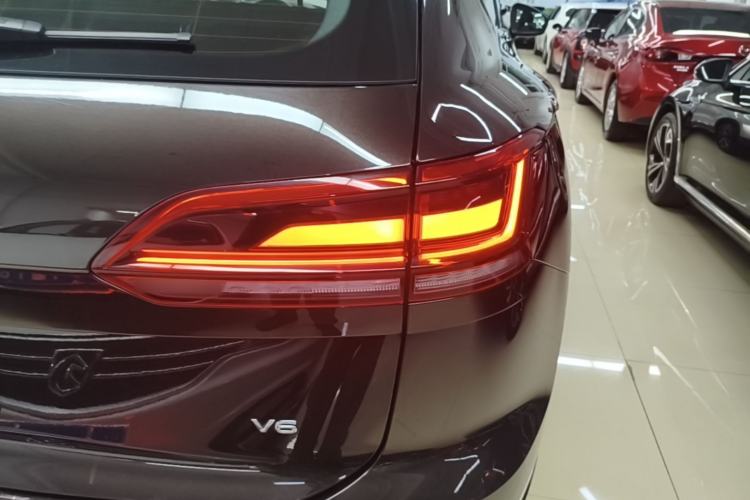 Used Volkswagen Touareg 2020 3.0 TSI Luxury Edition China VI Right Rear Taillight