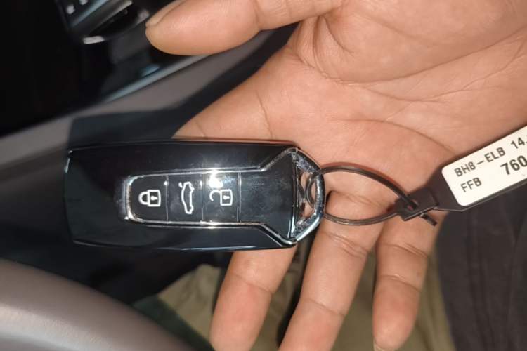 Used Volkswagen Touareg 2020 3.0 TSI Luxury Edition China VI Vehicle Key