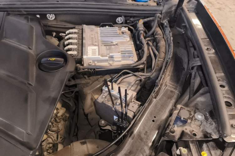 Used Volkswagen Touareg 2020 3.0 TSI Luxury Edition China VI Engine Bay Left