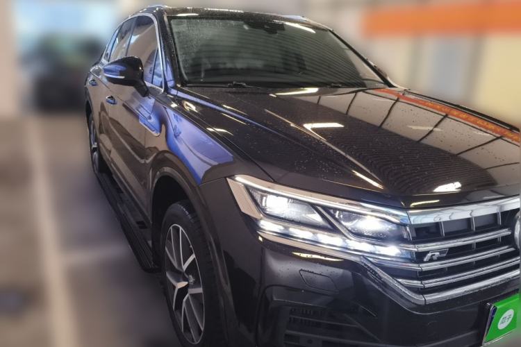 Used Volkswagen Touareg 2020 3.0 TSI Luxury Edition China VI Front Right 45 Deg