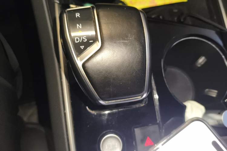 Used Volkswagen Touareg 2020 3.0 TSI Luxury Edition China VI Gear Lever