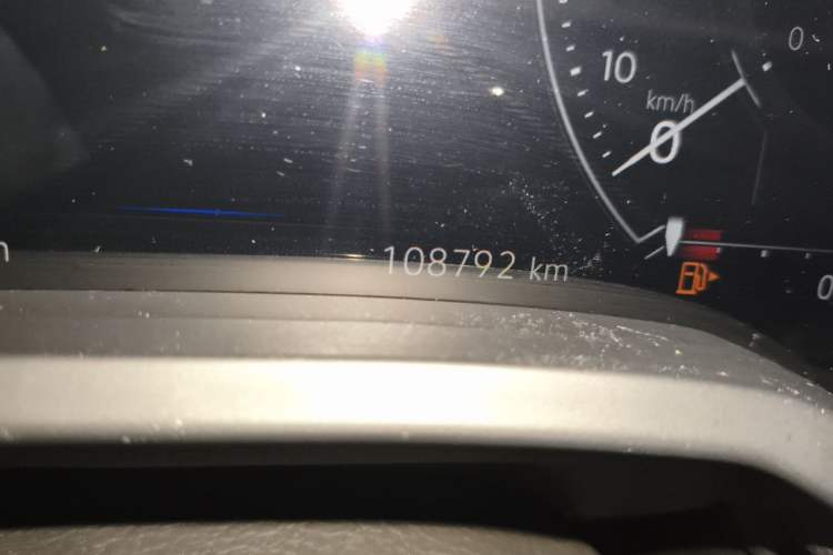 Used Volkswagen Touareg 2020 3.0 TSI Luxury Edition China VI Odometer Close Up
