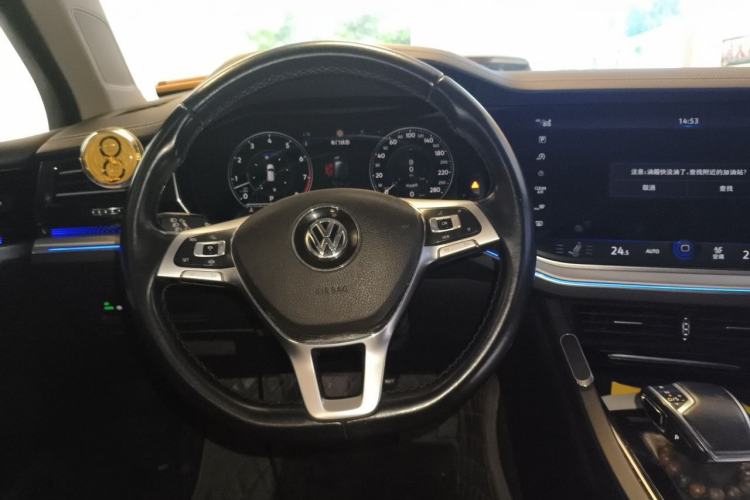Used Volkswagen Touareg 2020 3.0 TSI Luxury Edition China VI Steering Wheel