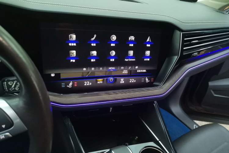 Used Volkswagen Touareg 2020 2.0 TSI RuiShang Edition China VI Standard Audio And AC Panel
