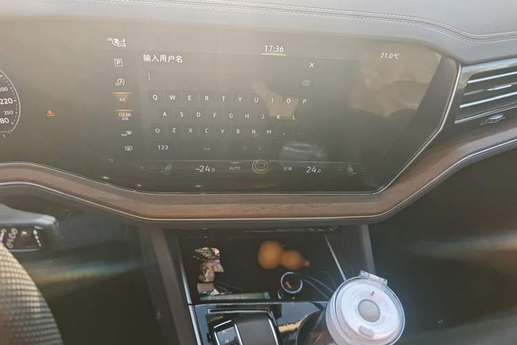 Used Volkswagen Touareg 2020 3.0 TSI Luxury Edition China VI Audio And AC Panel