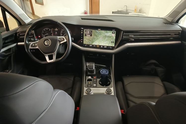 Used Volkswagen Touareg 2020 3.0 TSI Luxury Edition China VI Center Console
