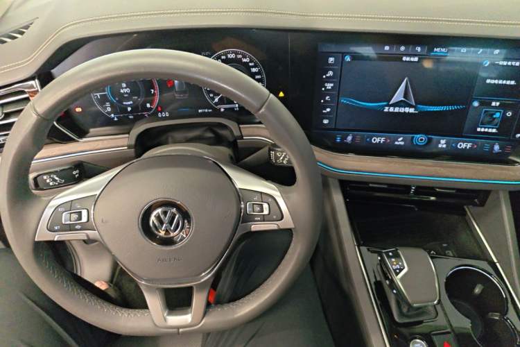 Used Volkswagen Touareg 2020 3.0 TSI Luxury Edition China VI Center Console