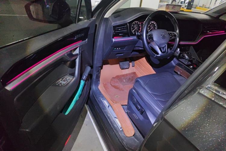 Used Volkswagen Touareg 2020 3.0 TSI Luxury Edition China VI Driver Seat