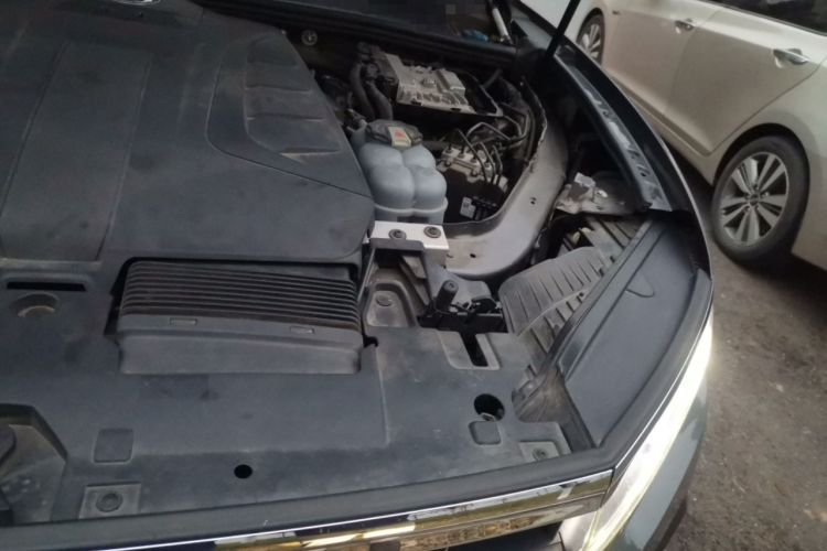 Used Volkswagen Touareg 2020 2.0 TSI RuiShang Edition China VI Standard Engine Bay Left