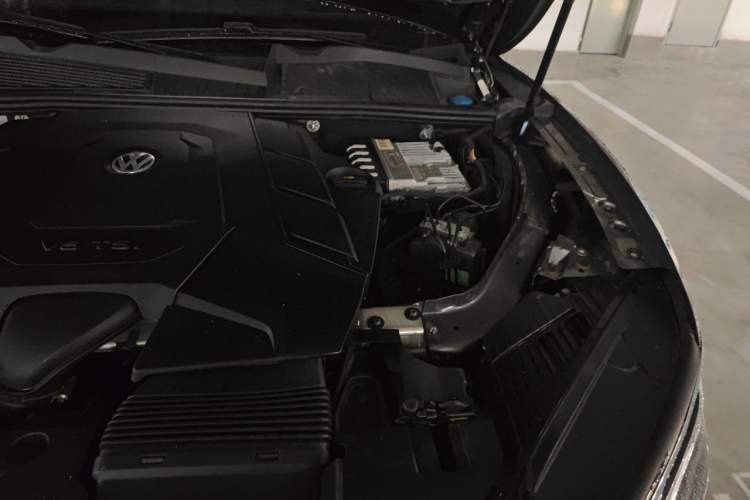 Used Volkswagen Touareg 2020 3.0 TSI Luxury Edition China VI Engine Bay Left