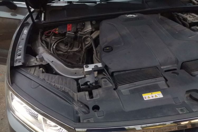 Used Volkswagen Touareg 2020 2.0 TSI RuiShang Edition China VI Standard Engine Bay Right