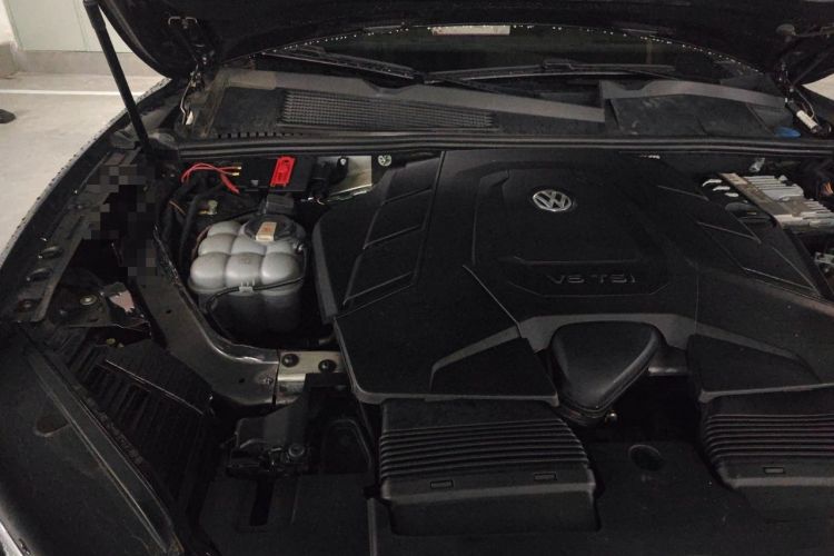 Used Volkswagen Touareg 2020 3.0 TSI Luxury Edition China VI Engine Bay Right