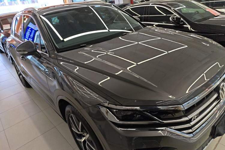 Used Volkswagen Touareg 2020 3.0 TSI Luxury Edition China VI Exterior 1