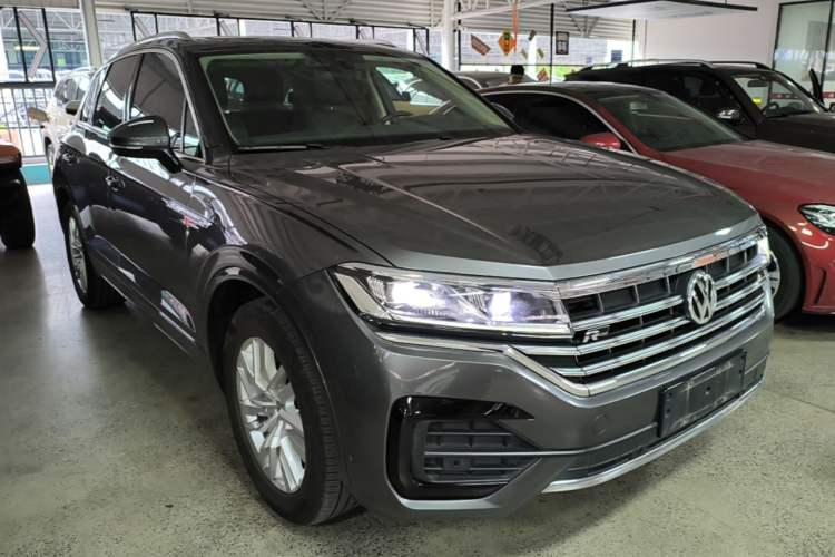 Used Volkswagen Touareg 2020 2.0 TSI RuiShang Edition China VI Standard Front Right 45 Deg