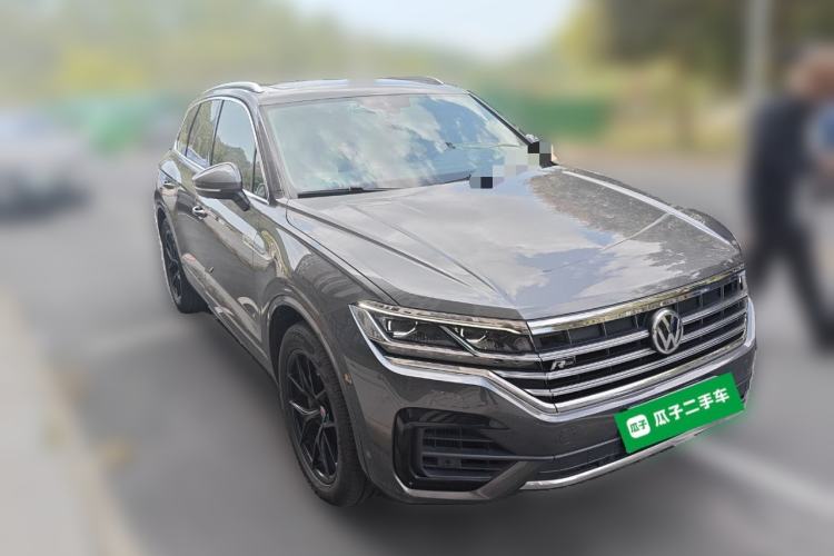 Used Volkswagen Touareg 2020 3.0 TSI Luxury Edition China VI Front Right 45 Deg