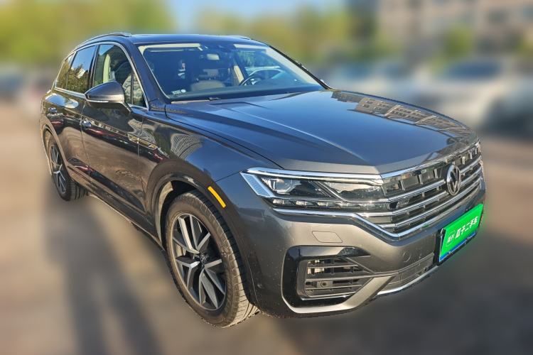 Used Volkswagen Touareg 2020 3.0 TSI Luxury Edition China VI Front Right 45 Deg