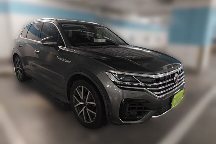 Used Volkswagen Touareg 2020 3.0 TSI Luxury Edition China VI Front Right 45 Deg
