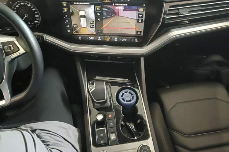 Used Volkswagen Touareg 2020 3.0 TSI Luxury Edition China VI Gear Lever