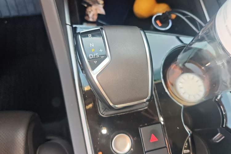 Used Volkswagen Touareg 2020 3.0 TSI Luxury Edition China VI Gear Lever