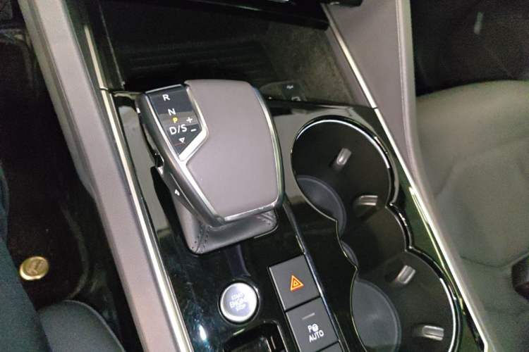 Used Volkswagen Touareg 2020 3.0 TSI Luxury Edition China VI Gear Lever