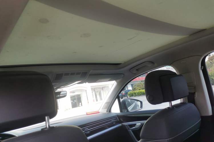 Used Volkswagen Touareg 2020 3.0 TSI Luxury Edition China VI Headliner
