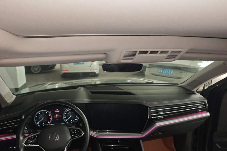 Used Volkswagen Touareg 2020 3.0 TSI Luxury Edition China VI Headliner