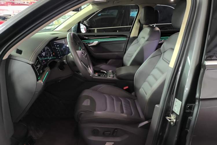 Used Volkswagen Touareg 2020 2.0 TSI RuiShang Edition China VI Standard Left Front Seat