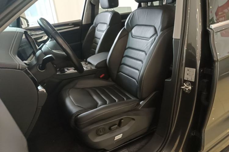 Used Volkswagen Touareg 2020 3.0 TSI Luxury Edition China VI Left Front Seat