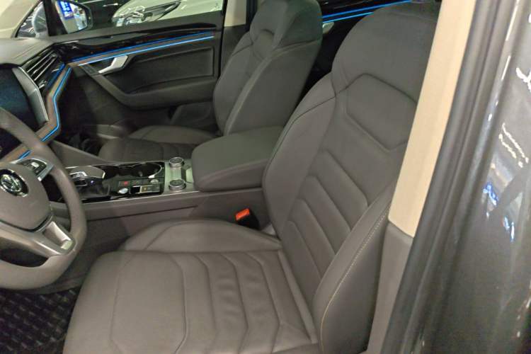 Used Volkswagen Touareg 2020 3.0 TSI Luxury Edition China VI Left Front Seat