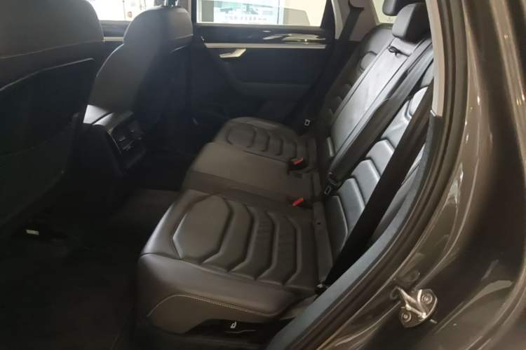Used Volkswagen Touareg 2020 3.0 TSI Luxury Edition China VI Left Rear Seat