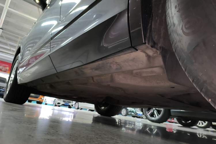 Used Volkswagen Touareg 2020 2.0 TSI RuiShang Edition China VI Standard Left Side Sill