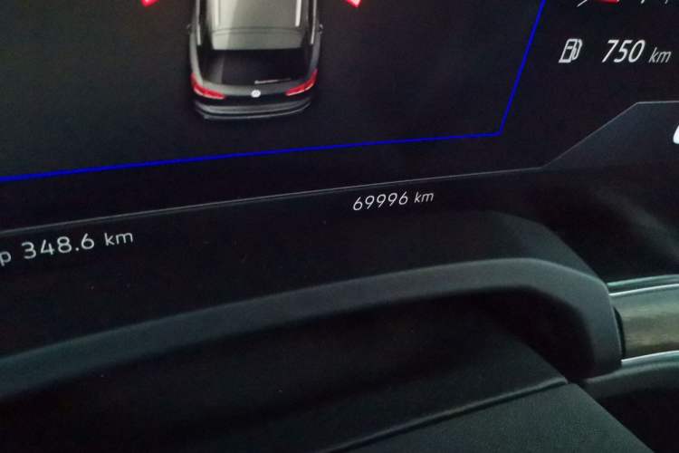 Used Volkswagen Touareg 2020 2.0 TSI RuiShang Edition China VI Standard Odometer Close Up