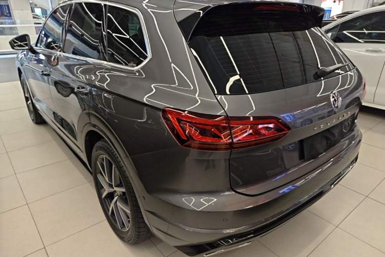 Used Volkswagen Touareg 2020 3.0 TSI Luxury Edition China VI Rear Left 45 Deg