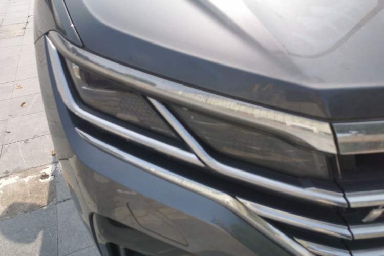 Used Volkswagen Touareg 2020 3.0 TSI Luxury Edition China VI Right Front Headlight