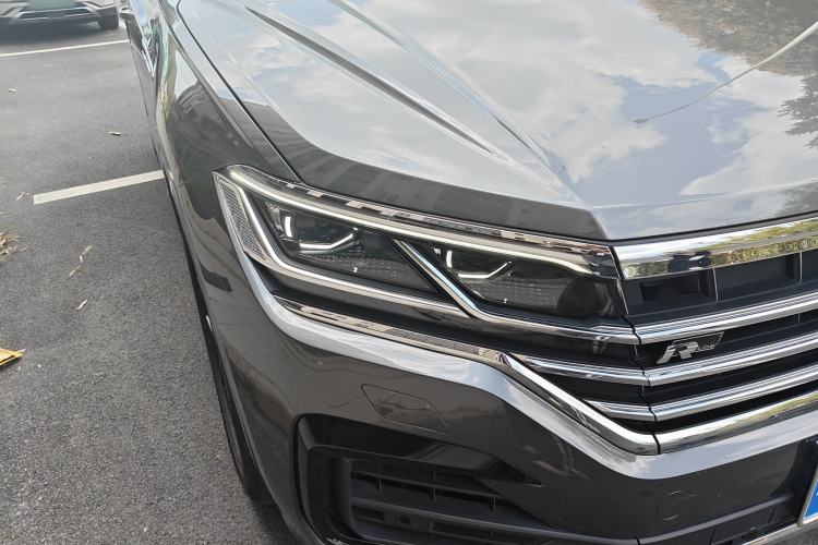 Used Volkswagen Touareg 2020 3.0 TSI Luxury Edition China VI Right Front Headlight