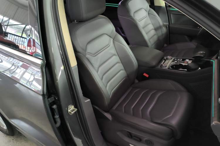 Used Volkswagen Touareg 2020 2.0 TSI RuiShang Edition China VI Standard Right Front Seat