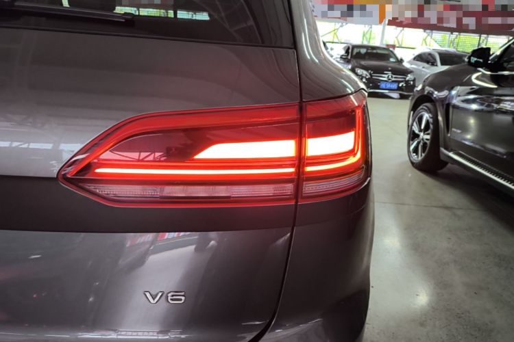 Used Volkswagen Touareg 2020 2.0 TSI RuiShang Edition China VI Standard Right Rear Taillight