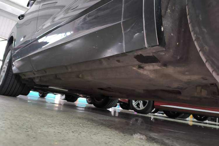 Used Volkswagen Touareg 2020 2.0 TSI RuiShang Edition China VI Standard Right Side Sill