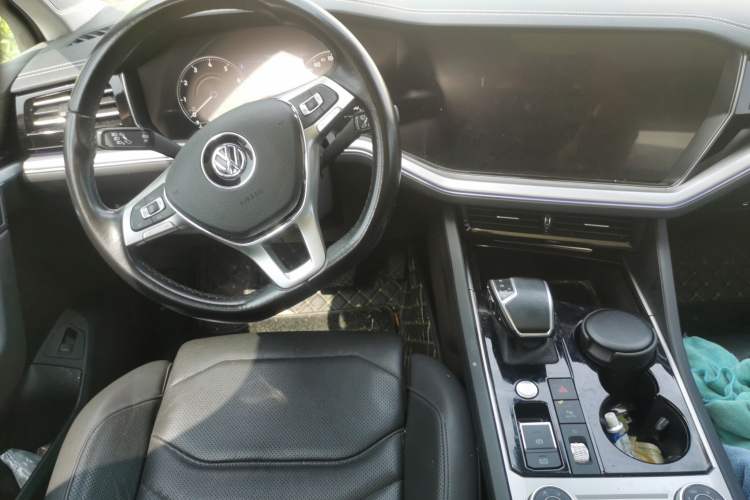 Used Volkswagen Touareg 2020 3.0 TSI Luxury Edition China VI Steering Wheel