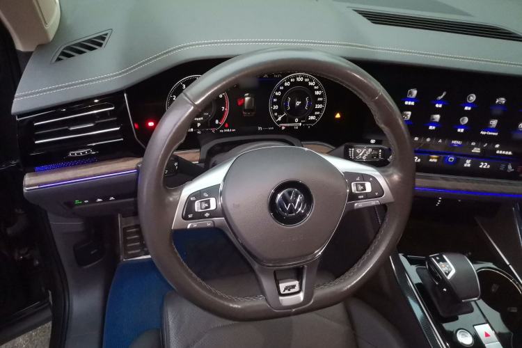 Used Volkswagen Touareg 2020 2.0 TSI RuiShang Edition China VI Standard Steering Wheel