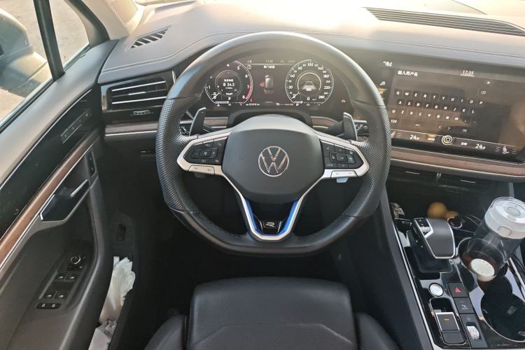 Used Volkswagen Touareg 2020 3.0 TSI Luxury Edition China VI Steering Wheel