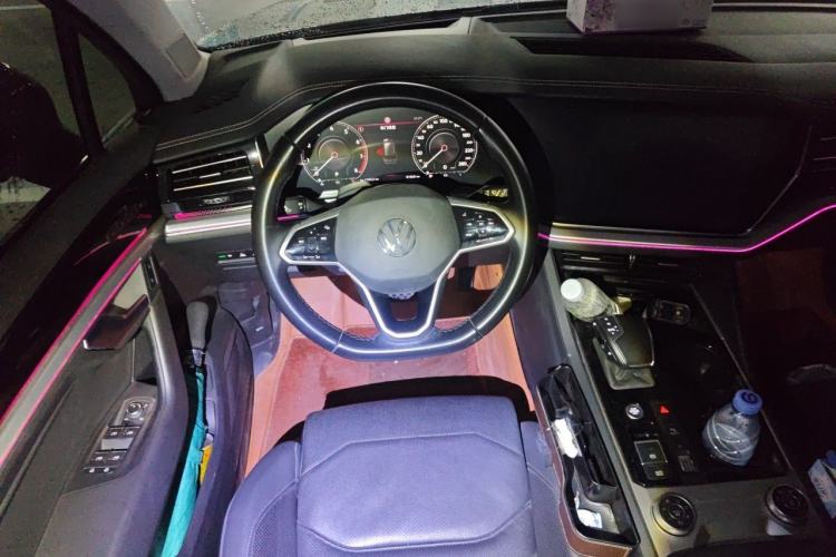 Used Volkswagen Touareg 2020 3.0 TSI Luxury Edition China VI Steering Wheel