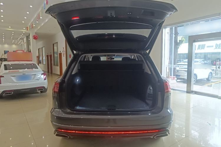 Used Volkswagen Touareg 2020 3.0 TSI Luxury Edition China VI Trunk